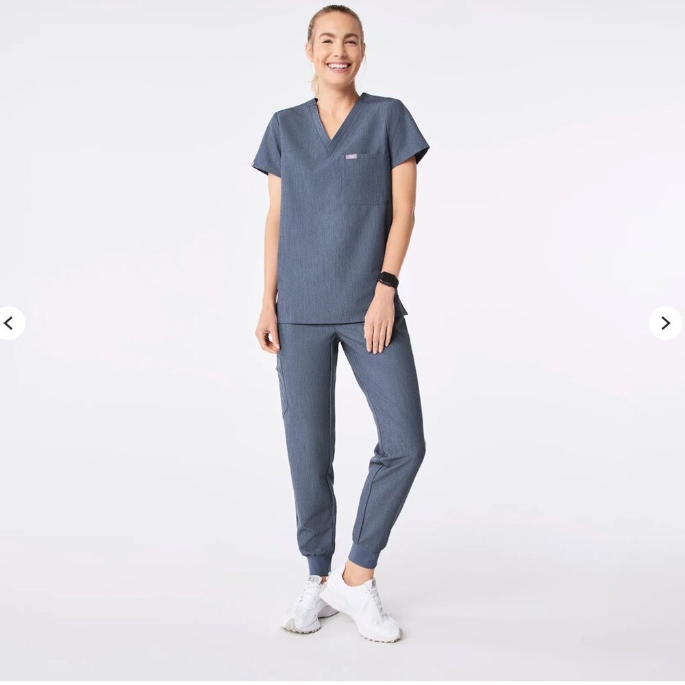 Denim Catarina One-Pocket Scrub Top - Picture 3 of 4